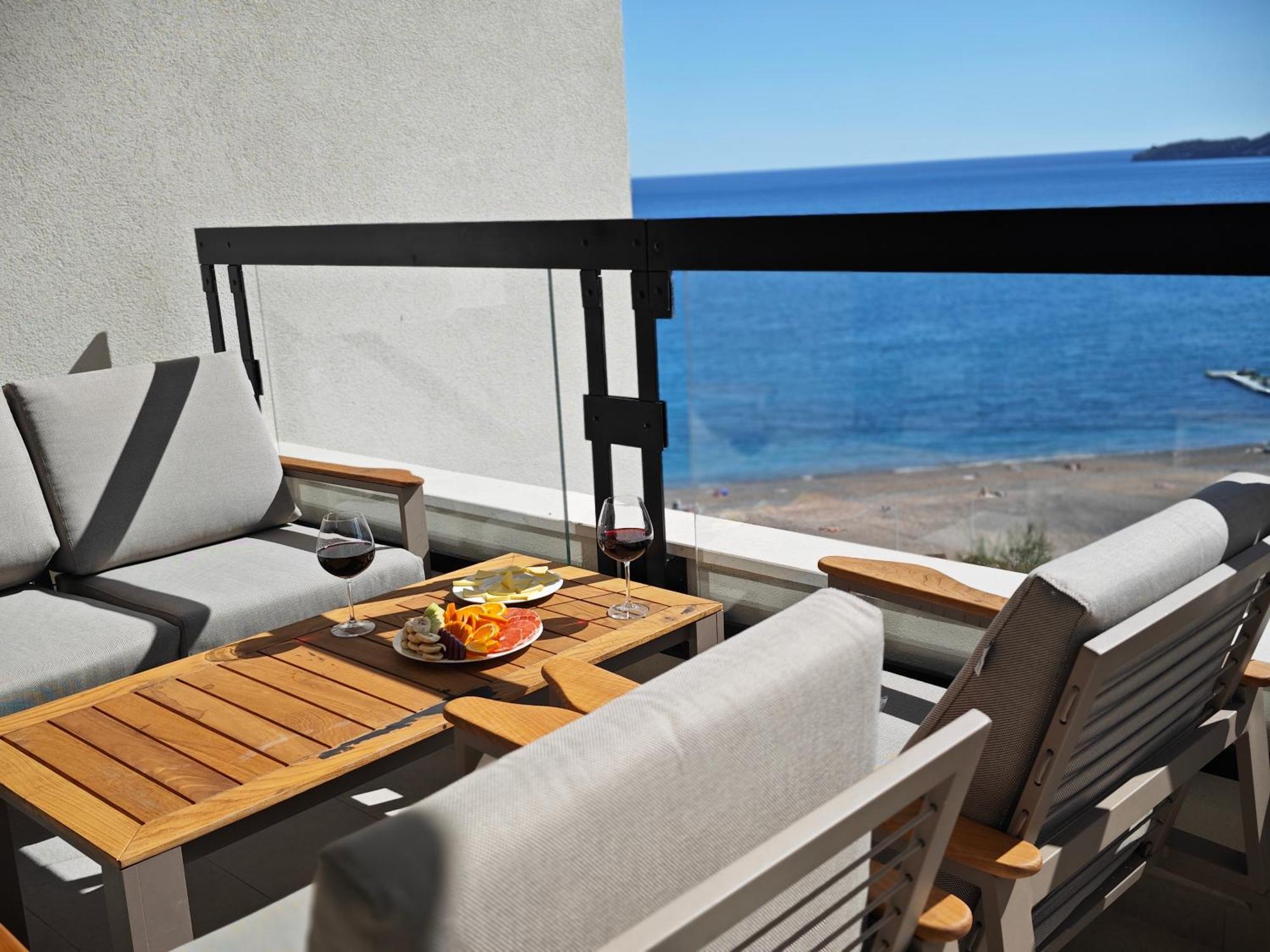 Hotel Invictus 4*