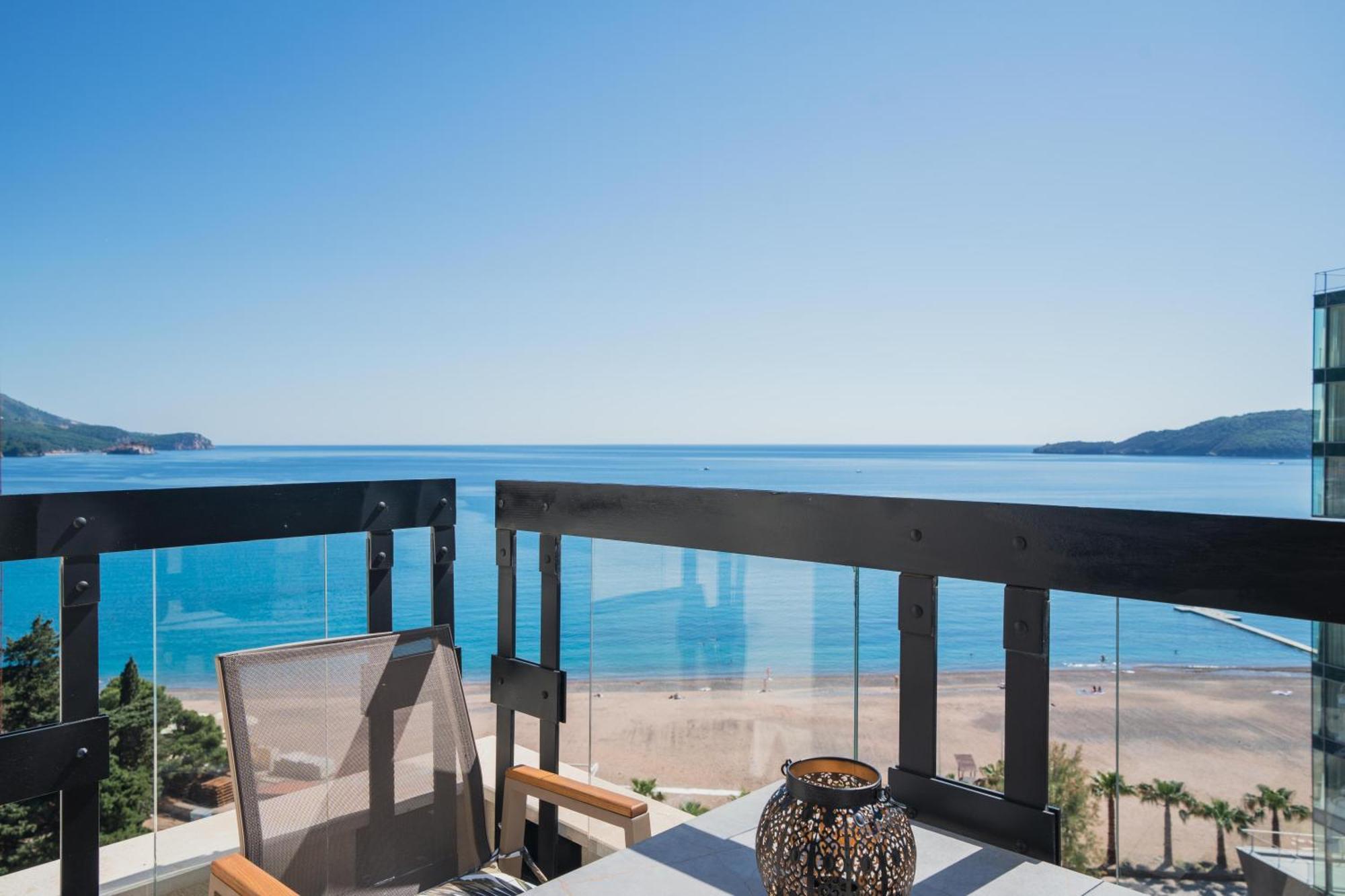 Invictus 4* Budva