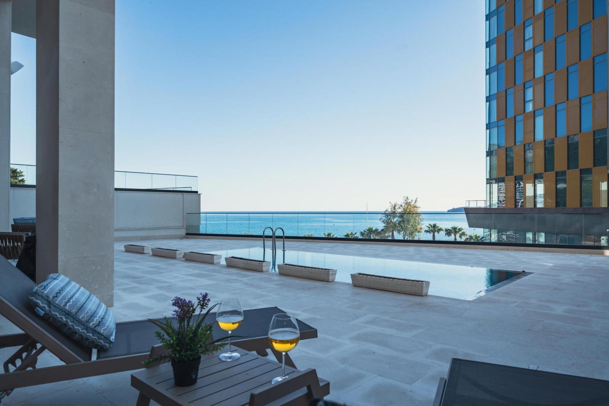 Invictus 4* Budva