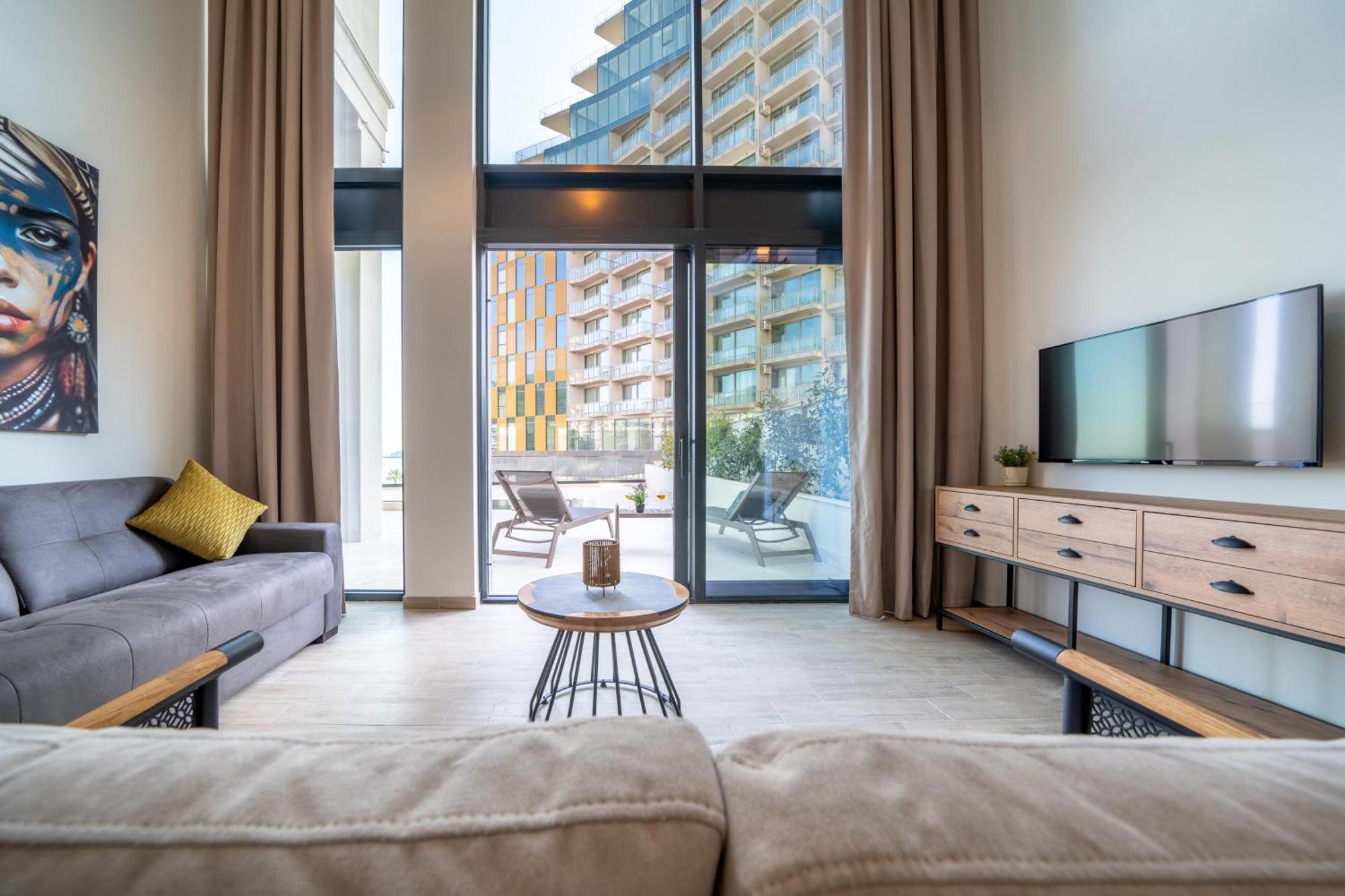 Invictus 4* Budva